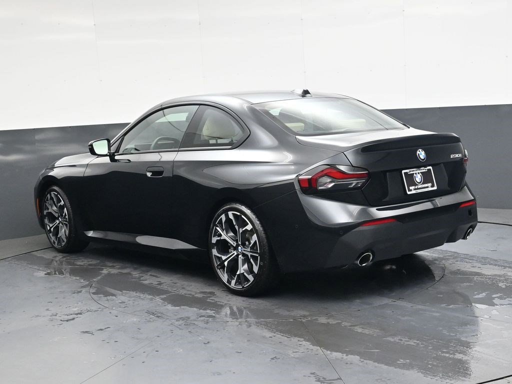 Used 2025 BMW 230i Coupe w/ Premium Package RWD image 5