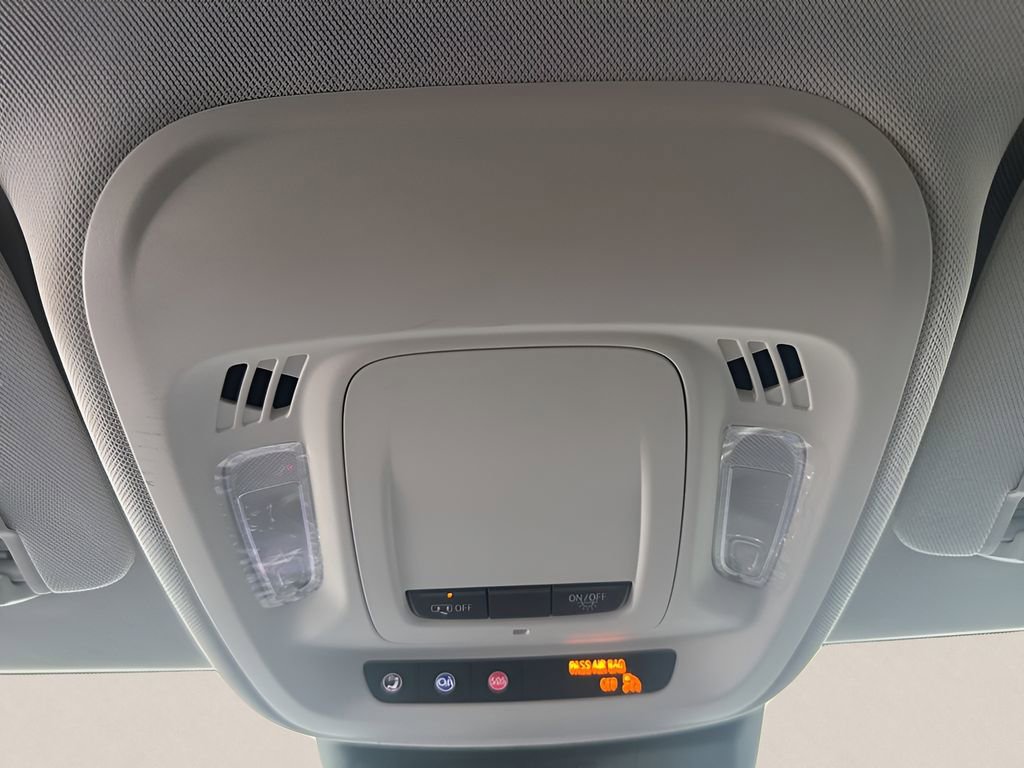 Used 2025 Buick Envision Preferred image 26