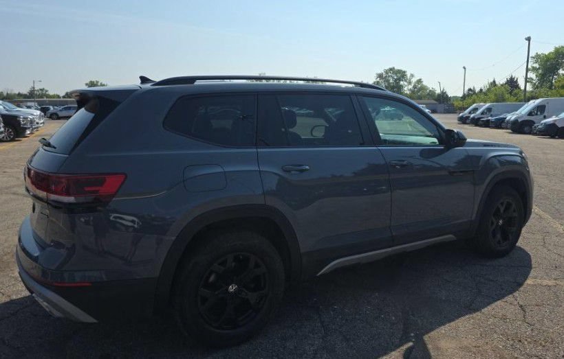 Used 2024 Volkswagen Atlas Peak Edition SE AWD/4WD image 3