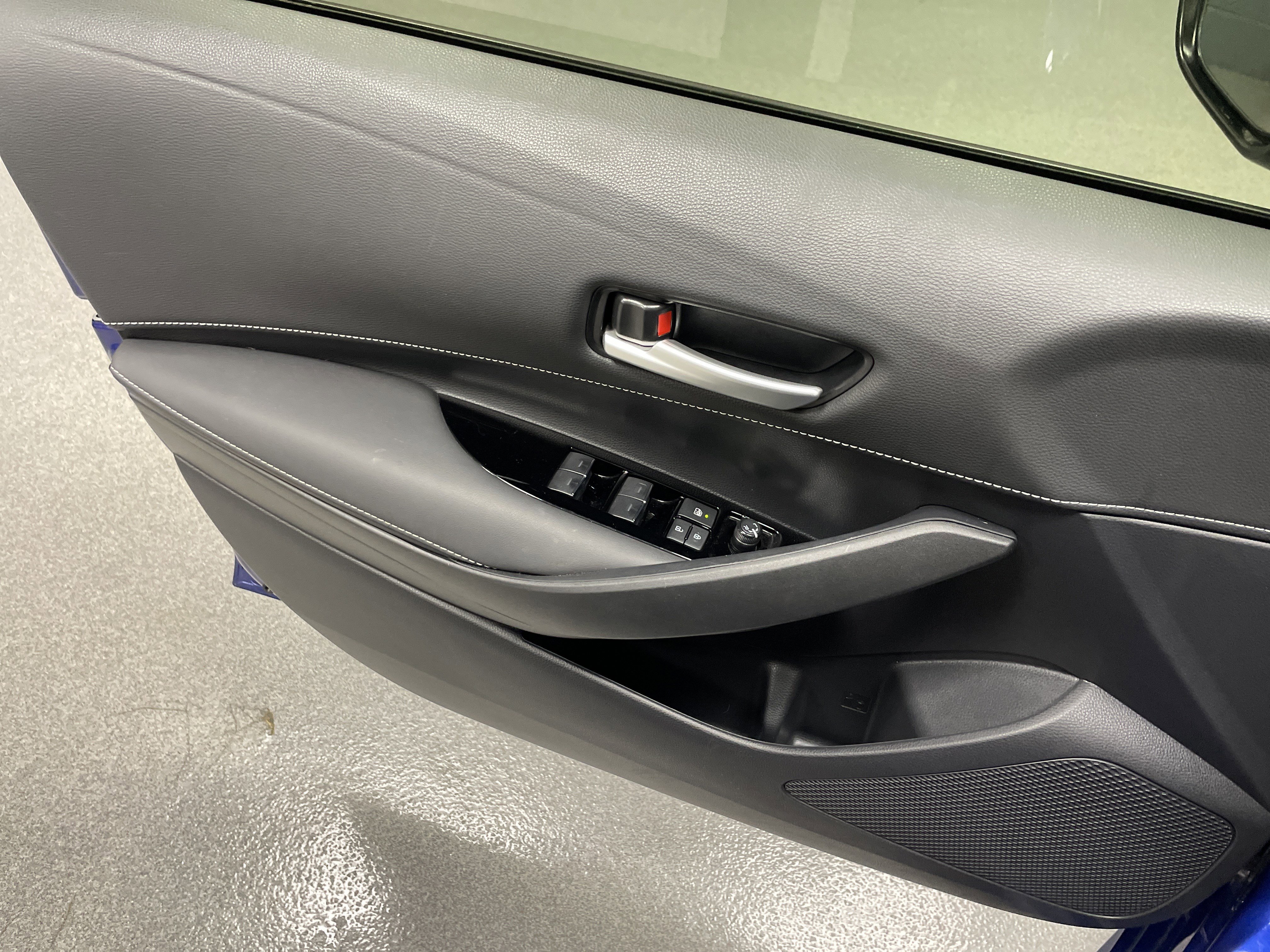 Used 2024 Toyota Corolla SE FWD image 14