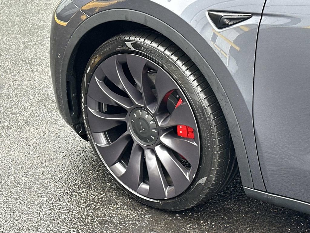 Used 2024 Tesla Model Y Long Range image 30