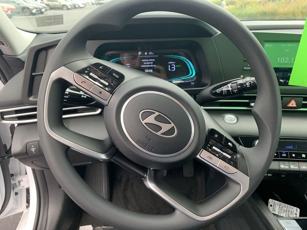New 2025 Hyundai Elantra Blue w/ Cargo Package image 15