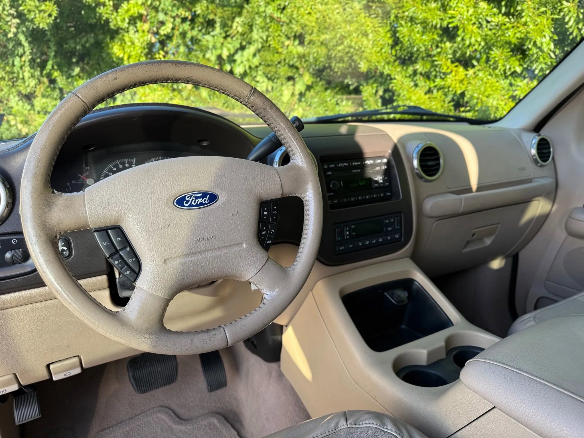 Used 2004 Ford Expedition Eddie Bauer image 32