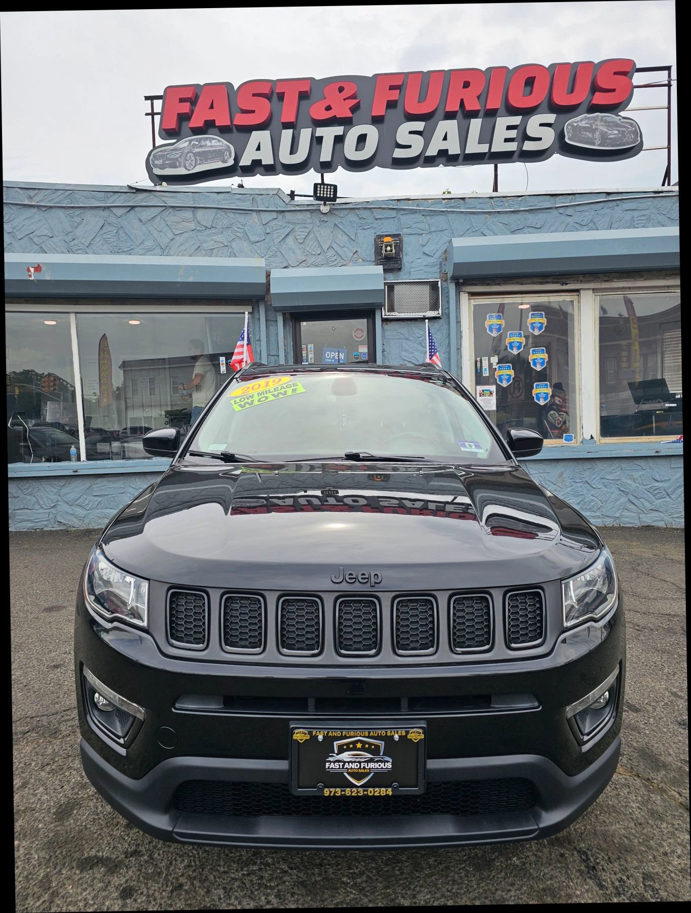Used 2019 Jeep Compass Latitude image 1