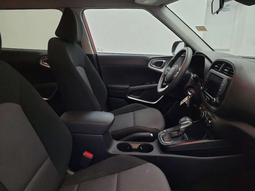 Used 2023 Kia Soul LX w/ LX Technology Package FWD image 21