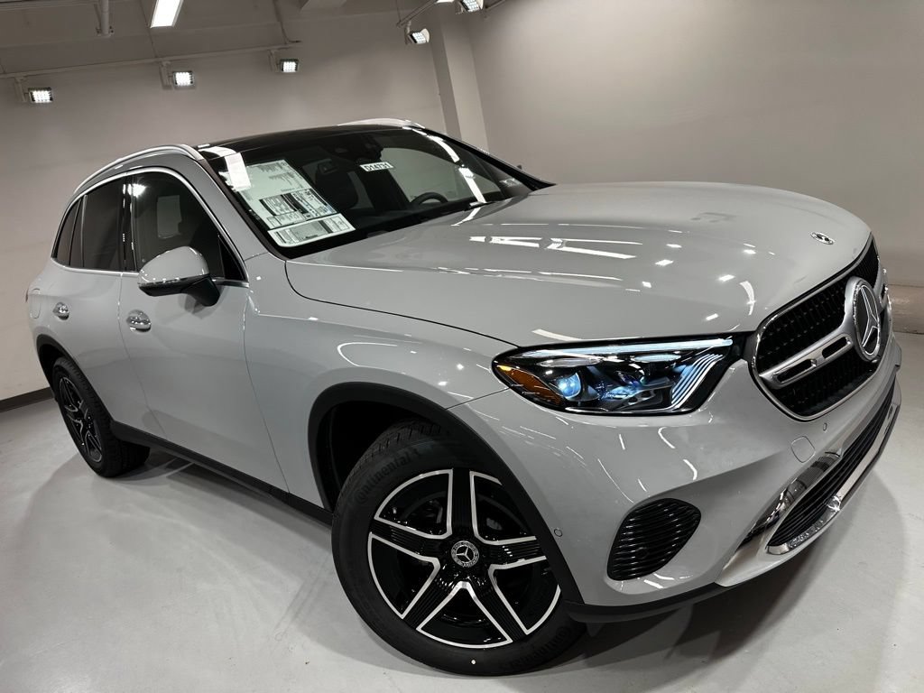 New 2026 Mercedes-Benz GLC 300 4MATIC image 3