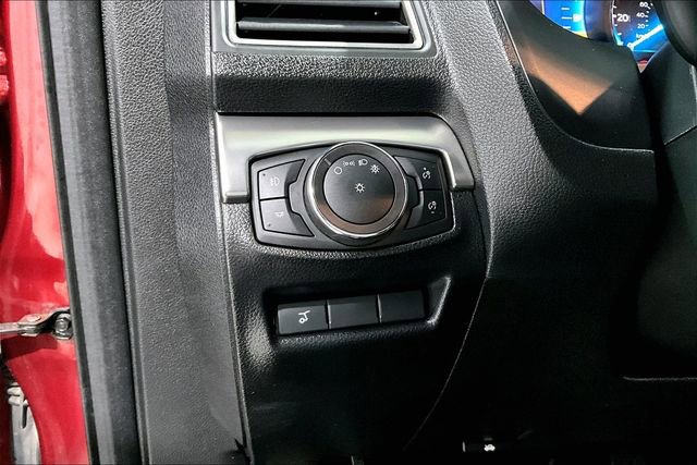 Used 2018 Ford Explorer XLT w/ XLT Appearance Package image 39