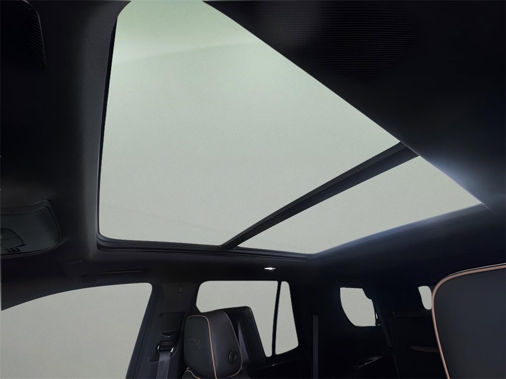 Used 2022 GMC Yukon AT4 w/ AT4 Premium Package image 17