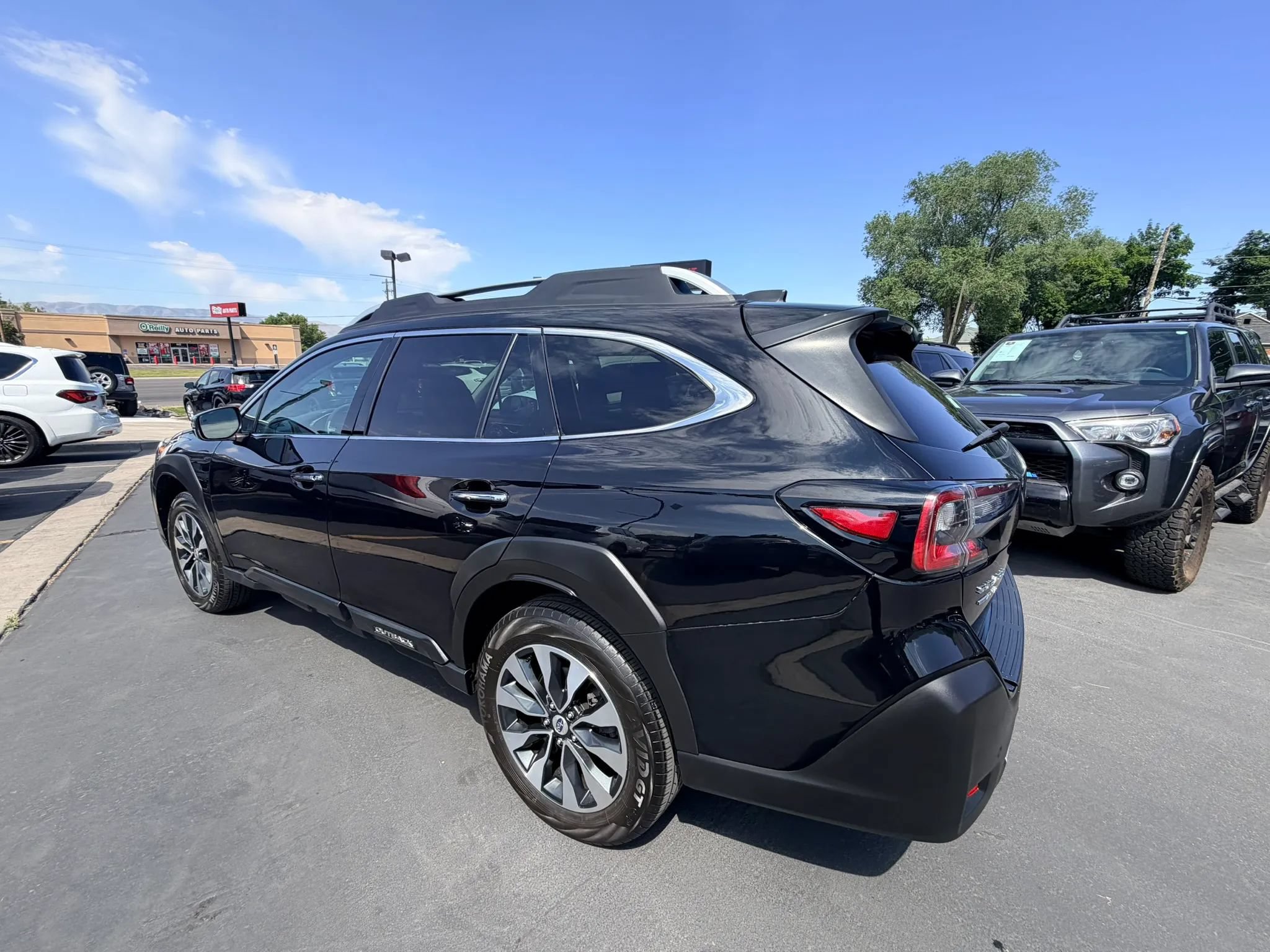Used 2023 Subaru Outback Touring AWD/4WD image 6
