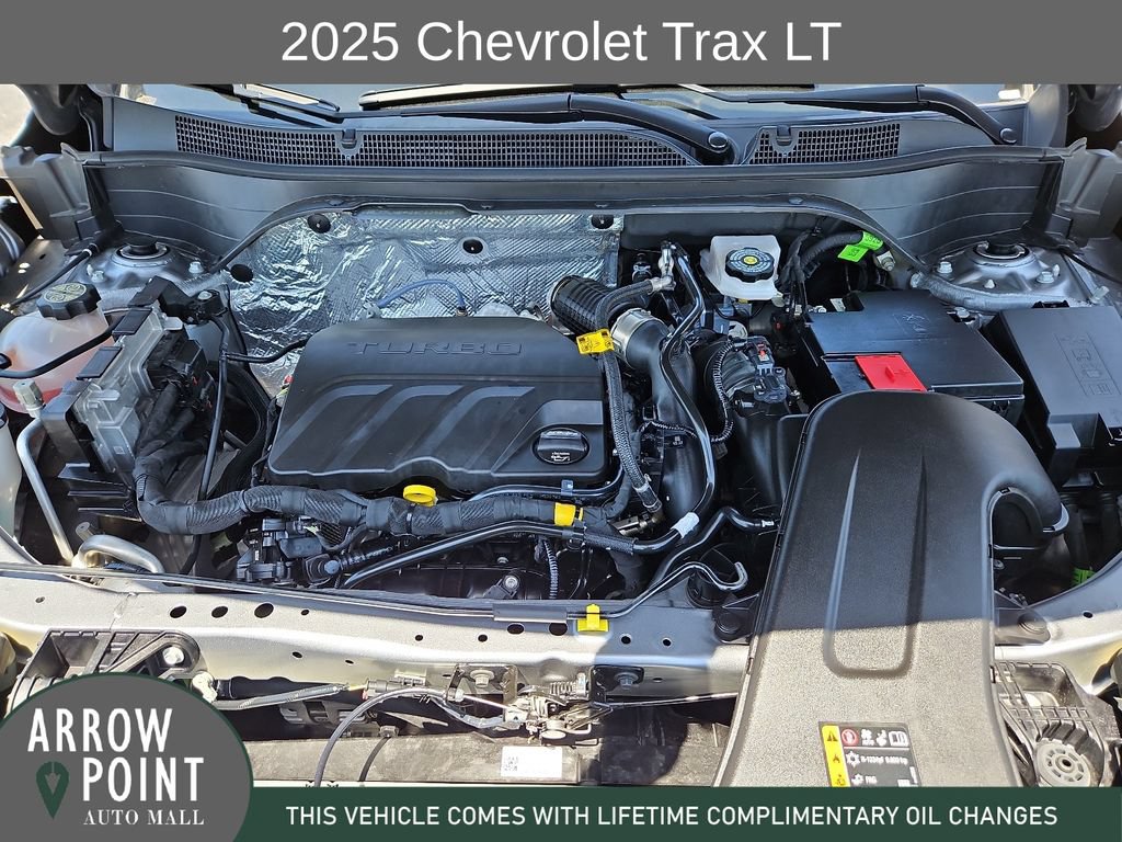 Used 2025 Chevrolet Trax LT w/ LT Convenience Package FWD image 14
