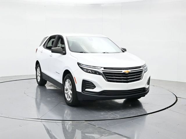 Used 2024 Chevrolet Equinox LS w/ LS Convenience Package FWD image 4