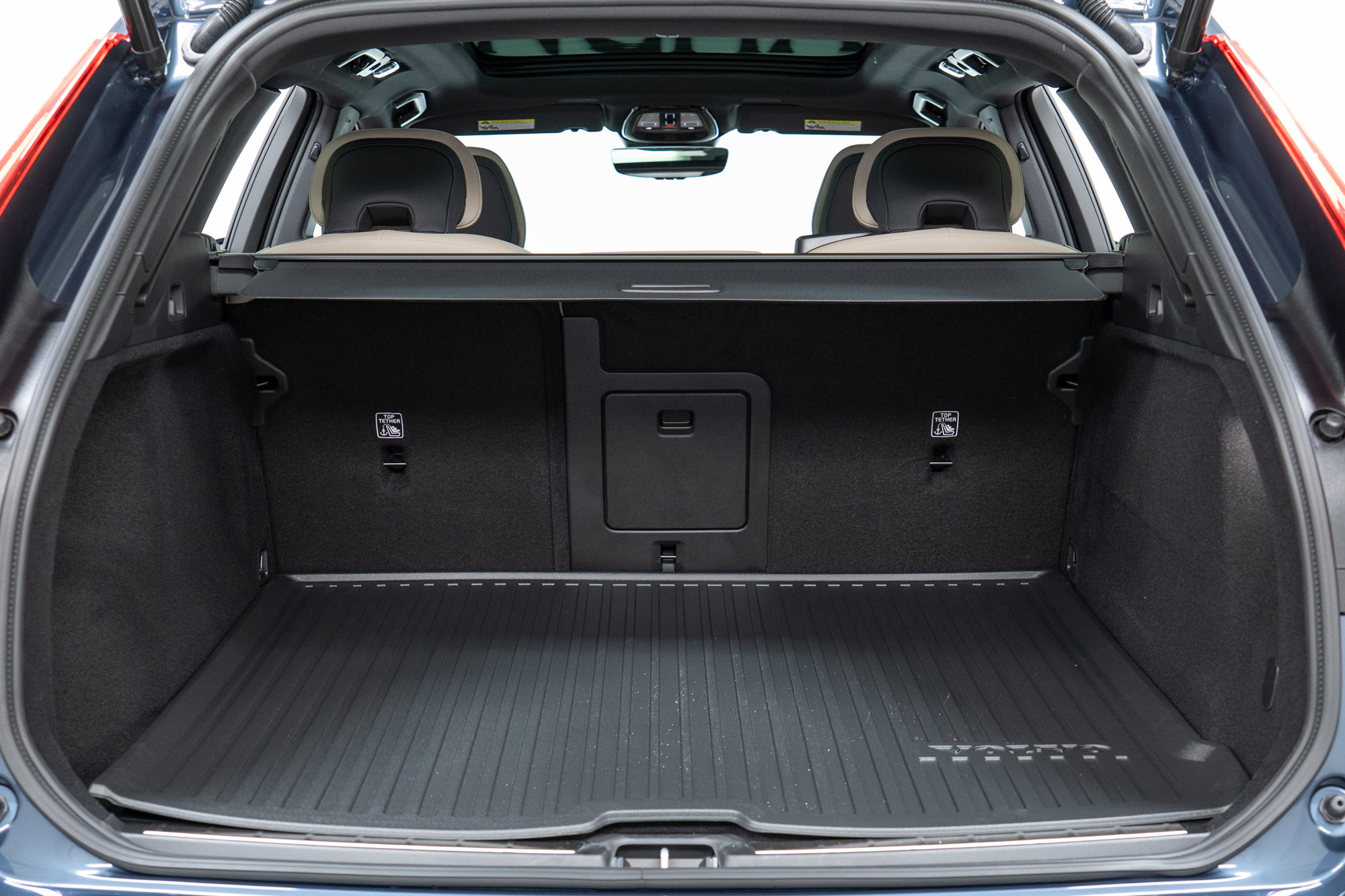 New 2026 Volvo XC60 B5 Plus w/ Climate Package image 10