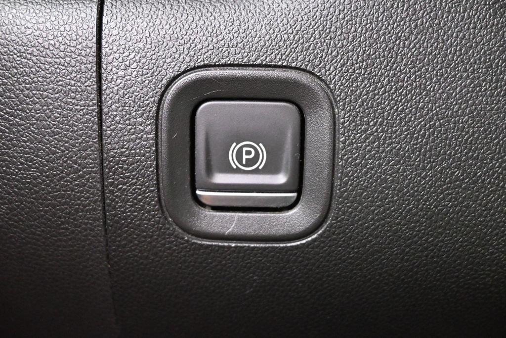 Used 2022 Chevrolet Silverado 1500 Custom AWD/4WD image 12