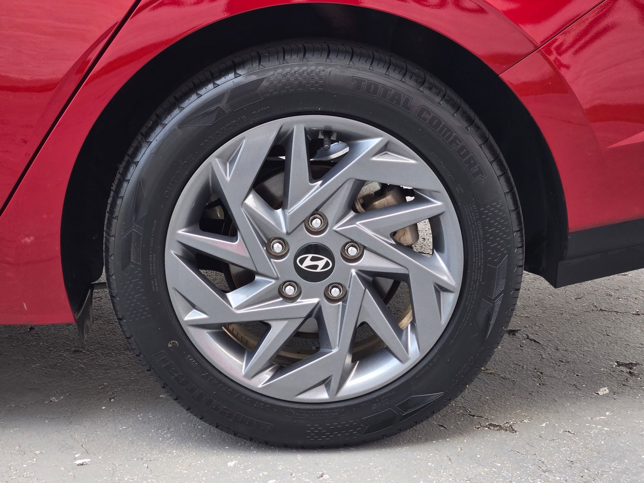Used 2024 Hyundai Elantra SEL FWD image 17