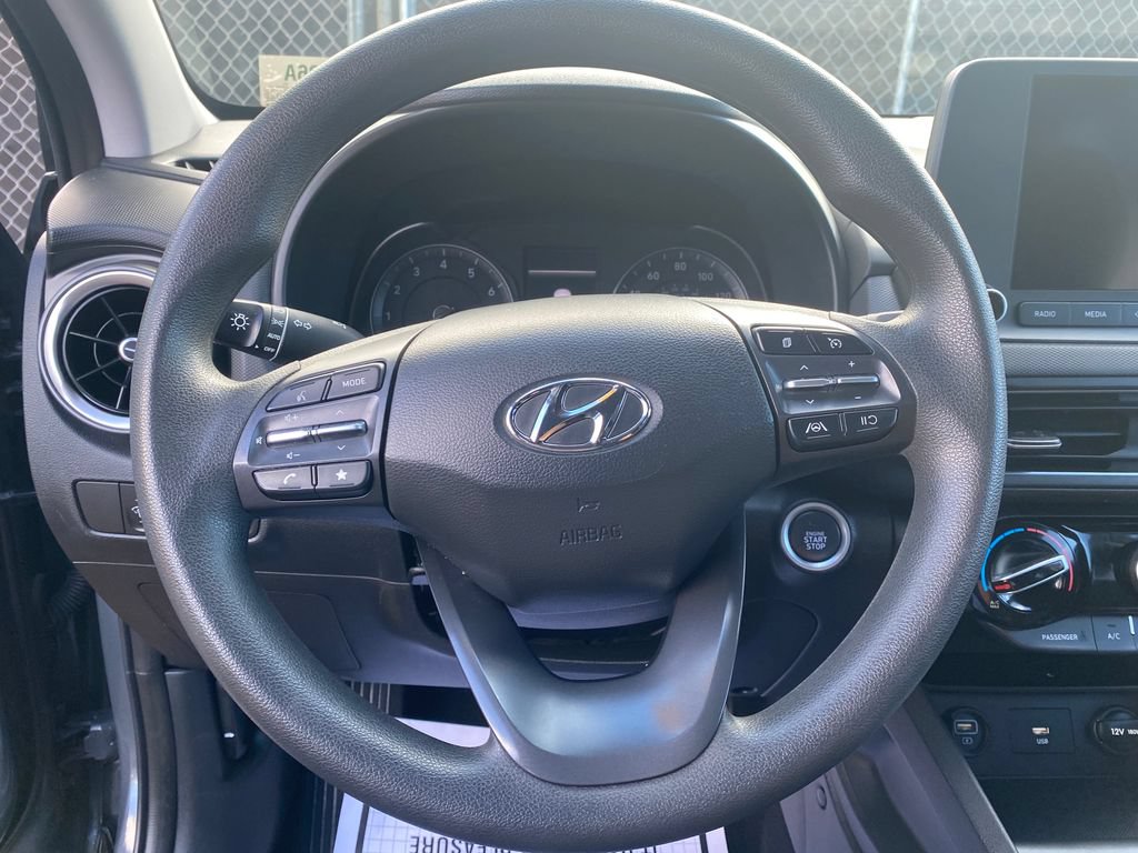 Used 2023 Hyundai Kona SEL AWD/4WD image 32