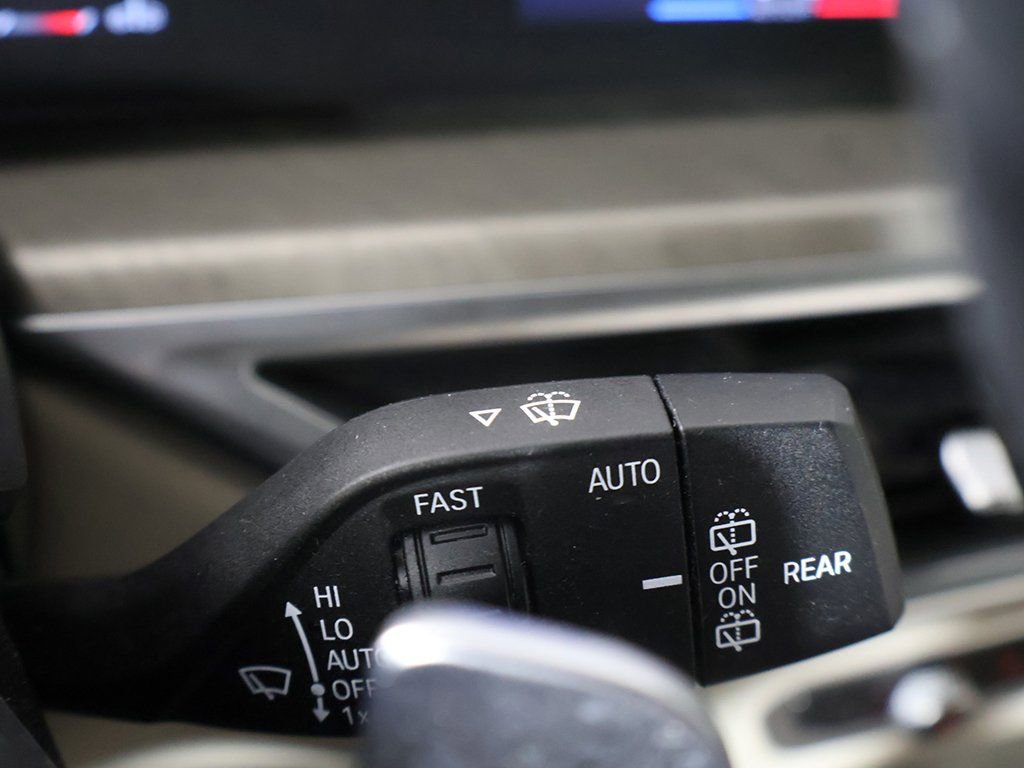 Used 2024 BMW X7 xDrive40i w/ Executive Package image 51