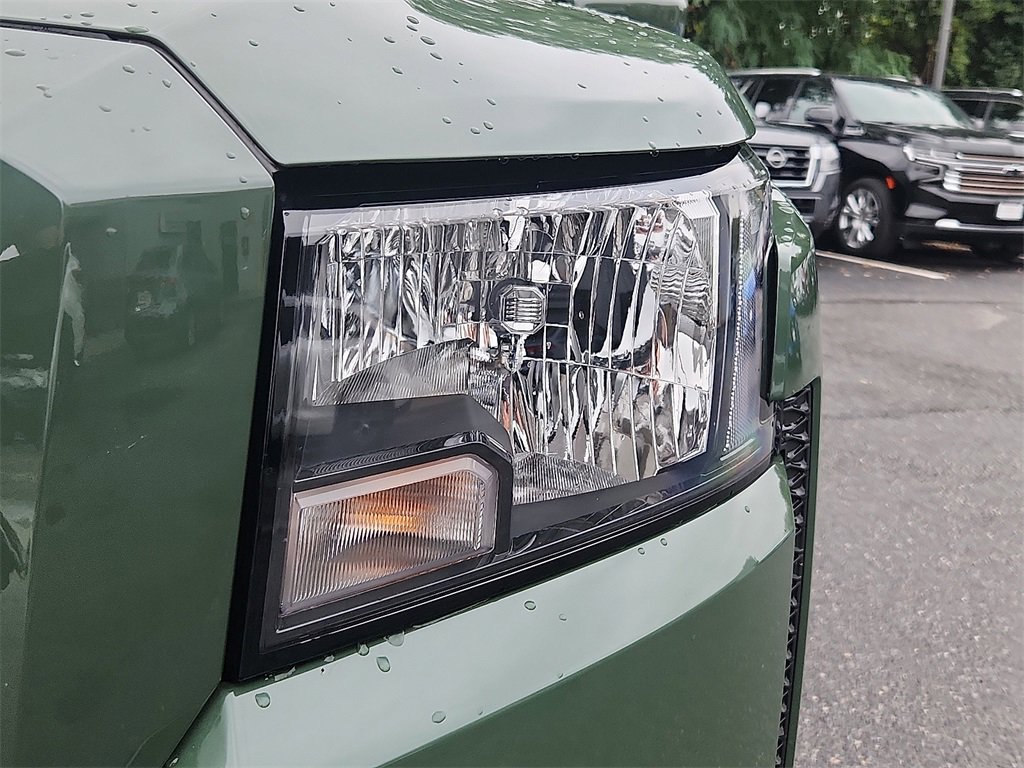 Certified 2024 Nissan Frontier SV image 10