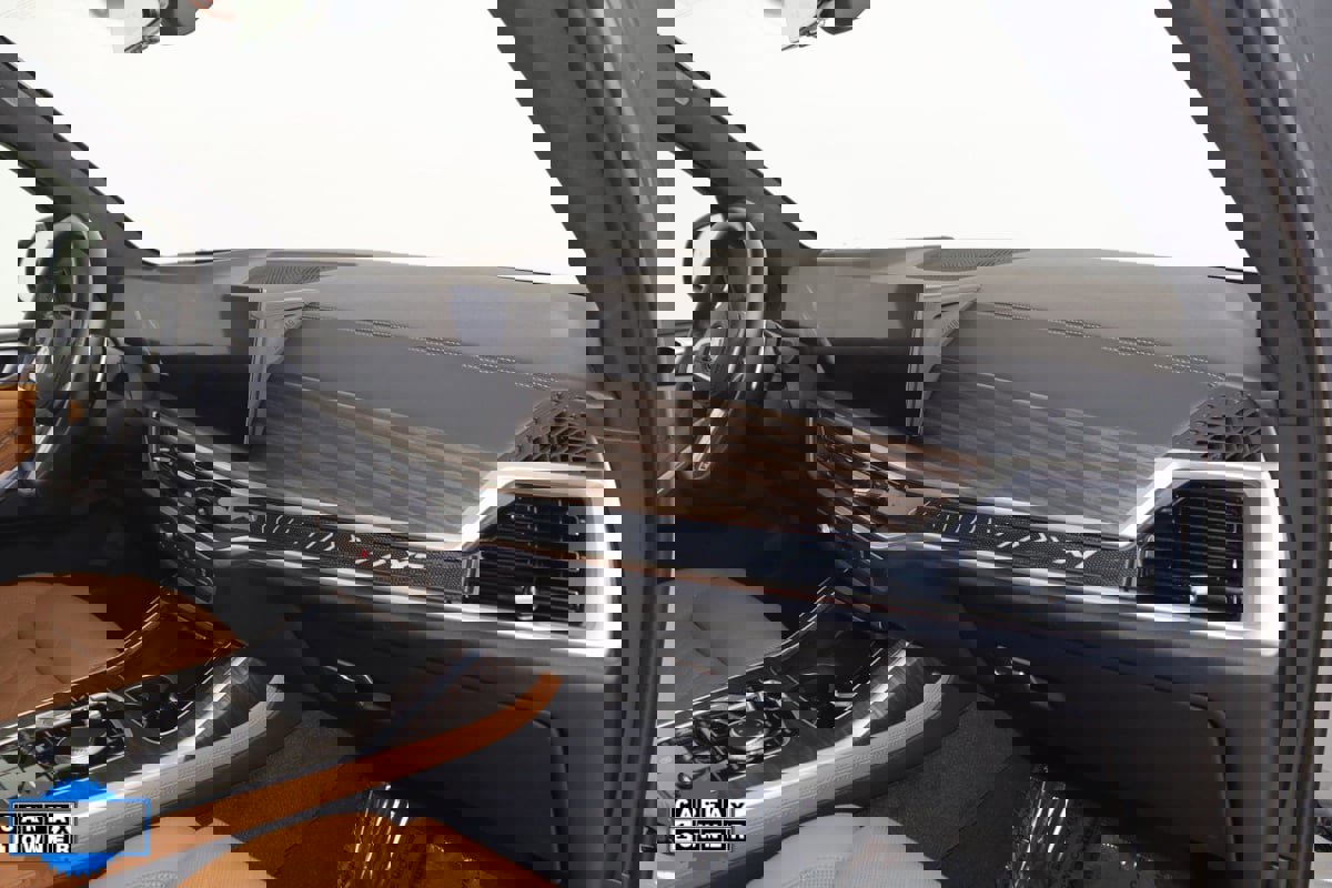 Used 2024 BMW X7 xDrive40i w/ M Sport Package image 55