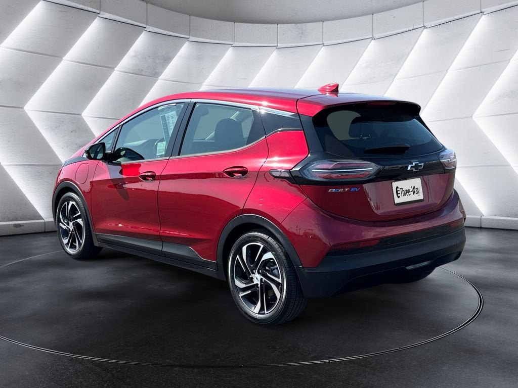 Certified 2022 Chevrolet Bolt LT w/ Infotainment Package FWD image 3