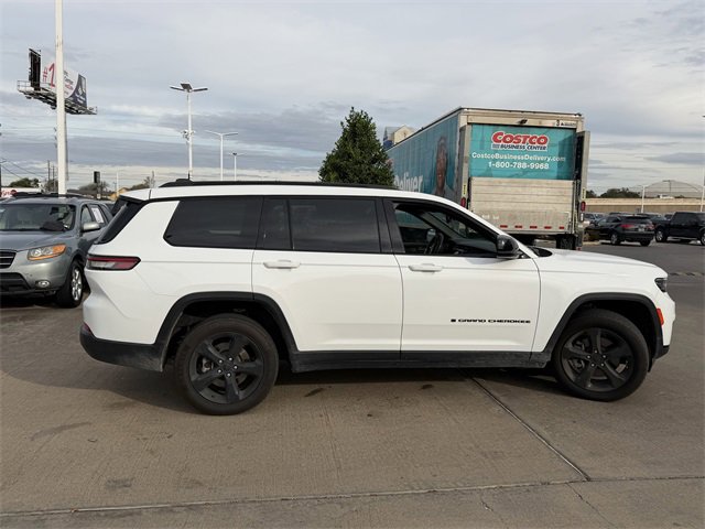 Used 2023 Jeep Grand Cherokee L Laredo image 4
