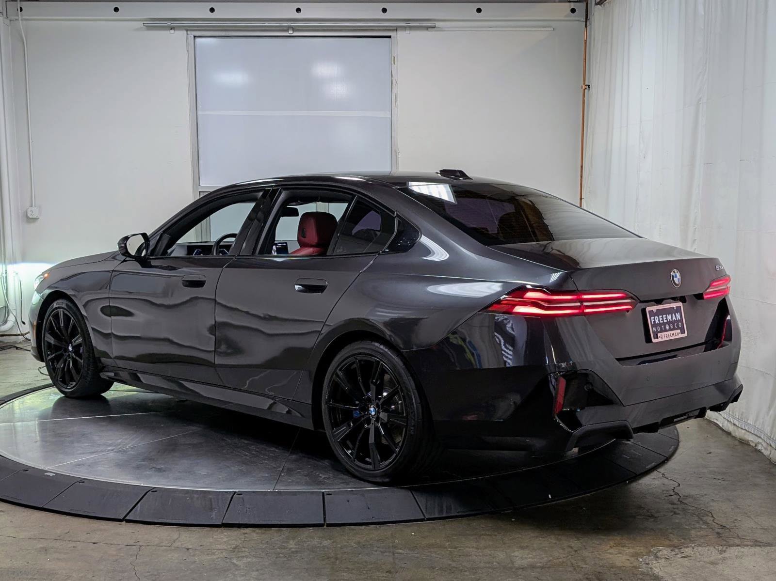 Used 2025 BMW 530i w/ M Sport Package image 7