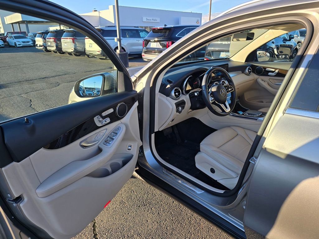 Used 2021 Mercedes-Benz GLC 300 4MATIC image 21