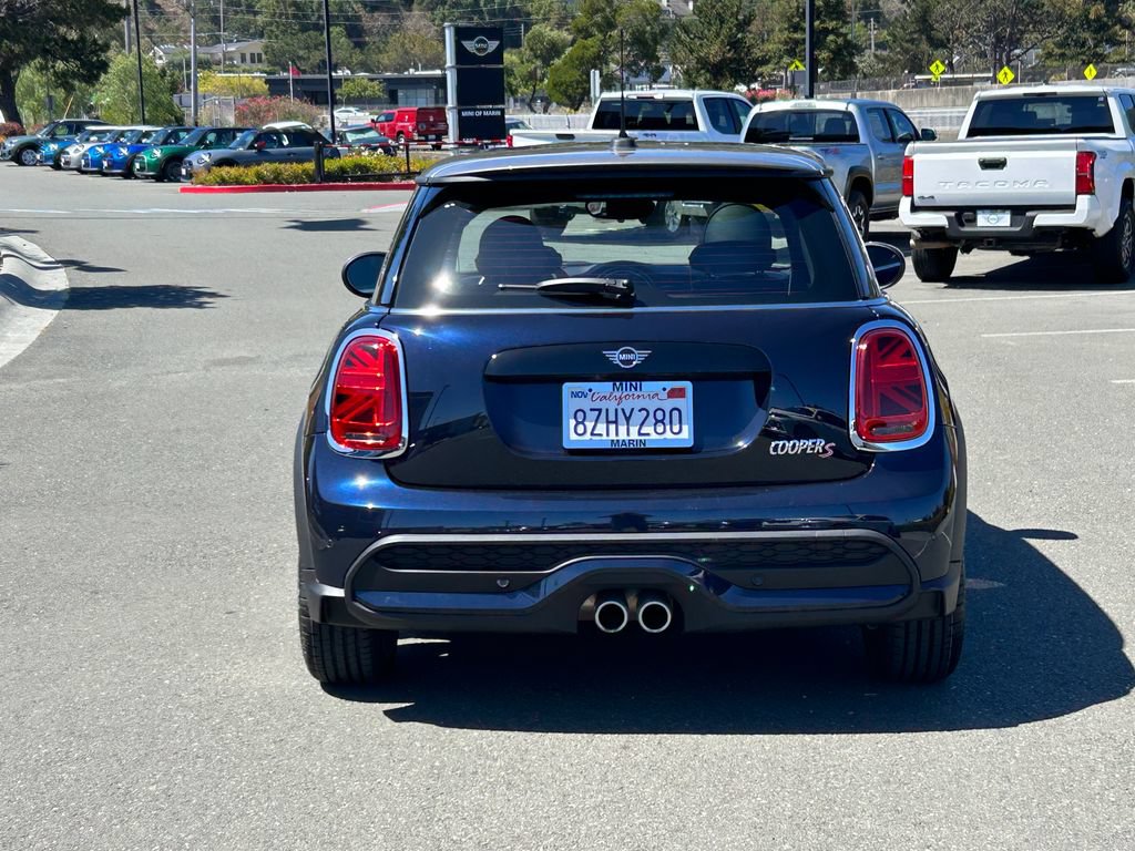 Used 2022 MINI Cooper S w/ Driver Assistance Package FWD image 4
