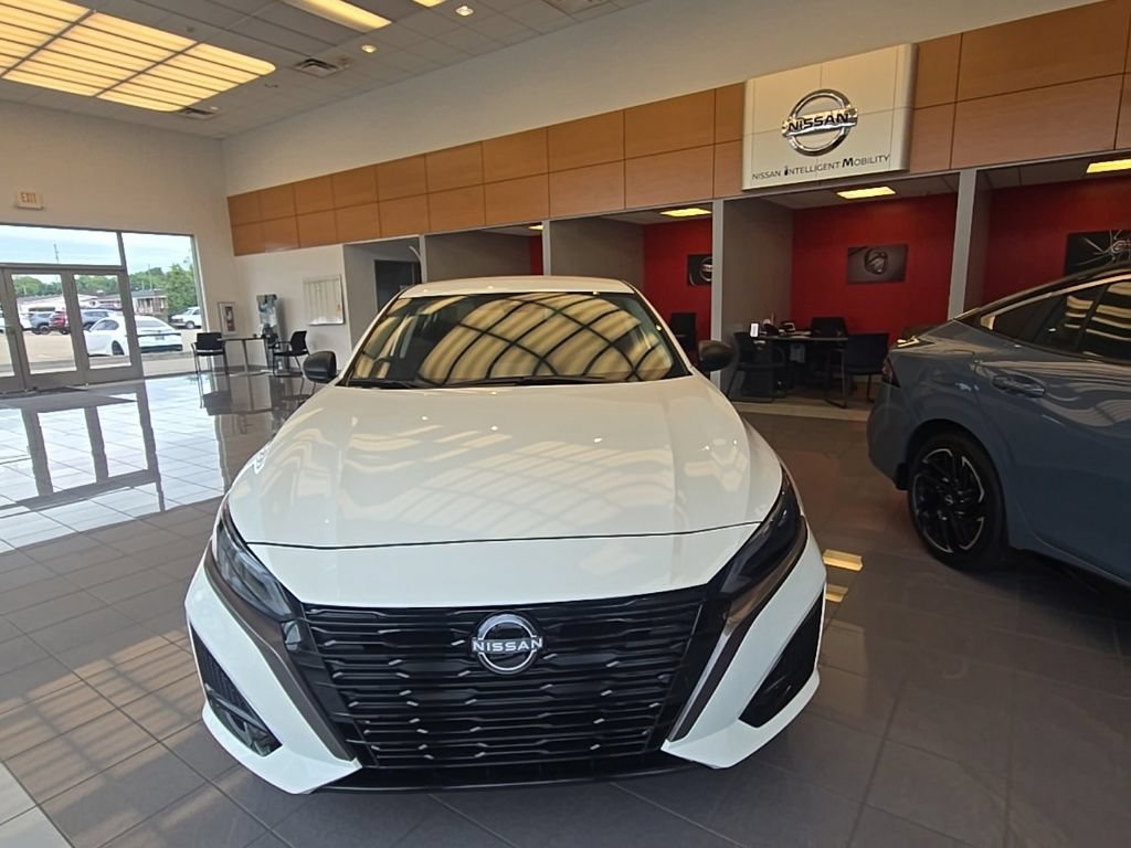 New 2026 Nissan Altima 2.5 SV FWD image 2