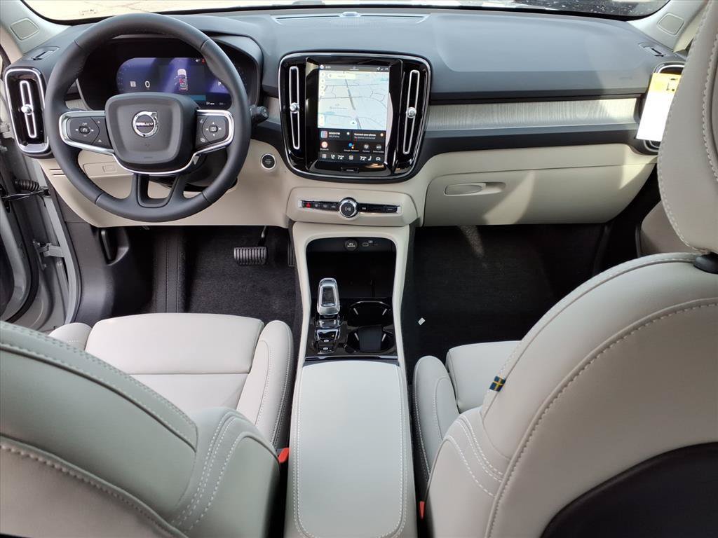 New 2026 Volvo XC40 B5 Plus w/ Protection Package Premier AWD/4WD image 11