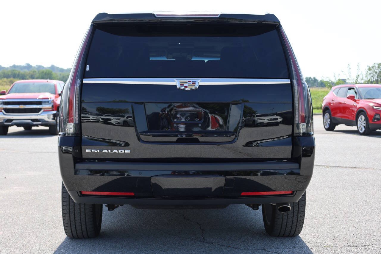 Used 2019 Cadillac Escalade Premium Luxury w/ LPO, Radiant Package AWD/4WD image 10