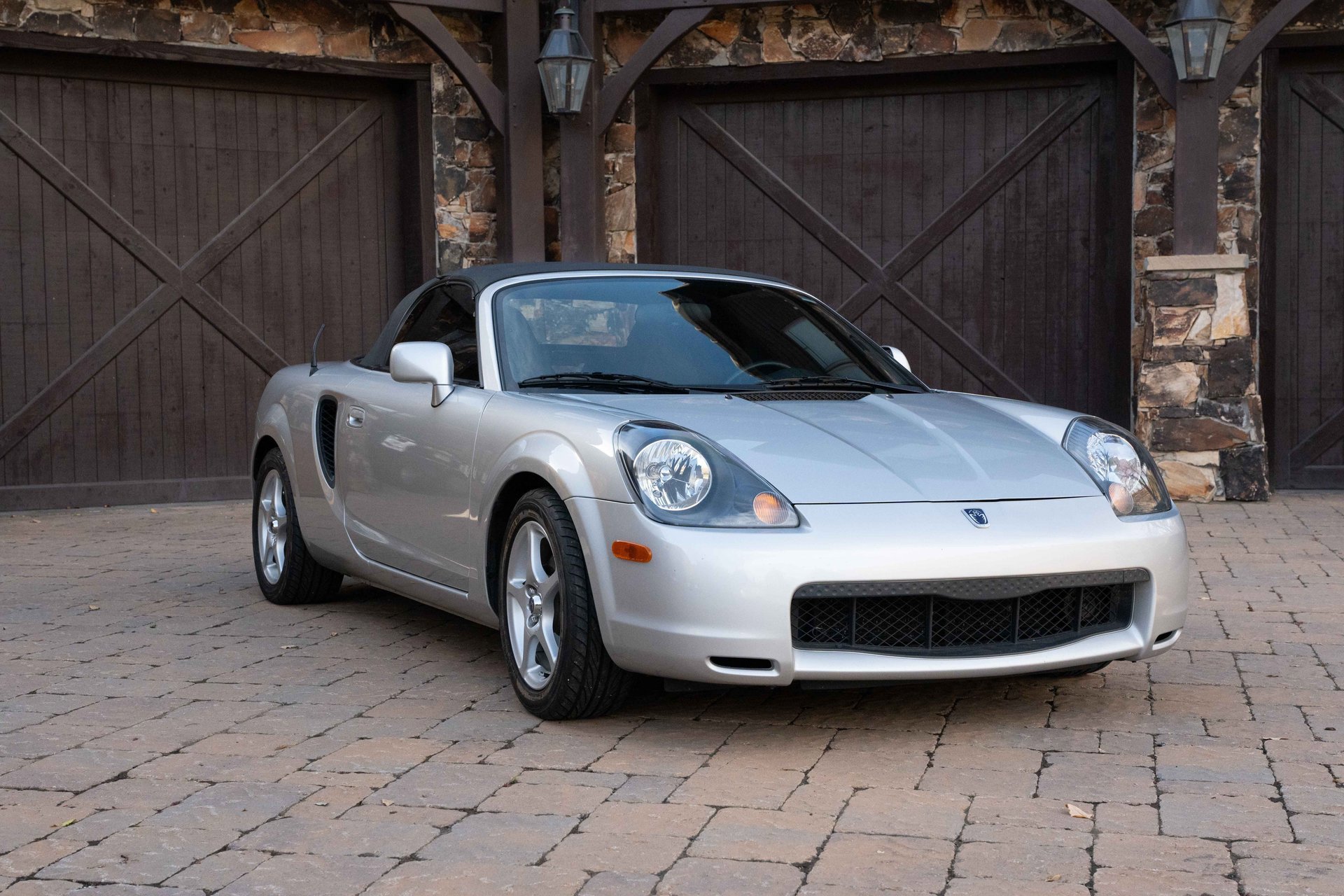 Used 2001 Toyota MR2 image 18