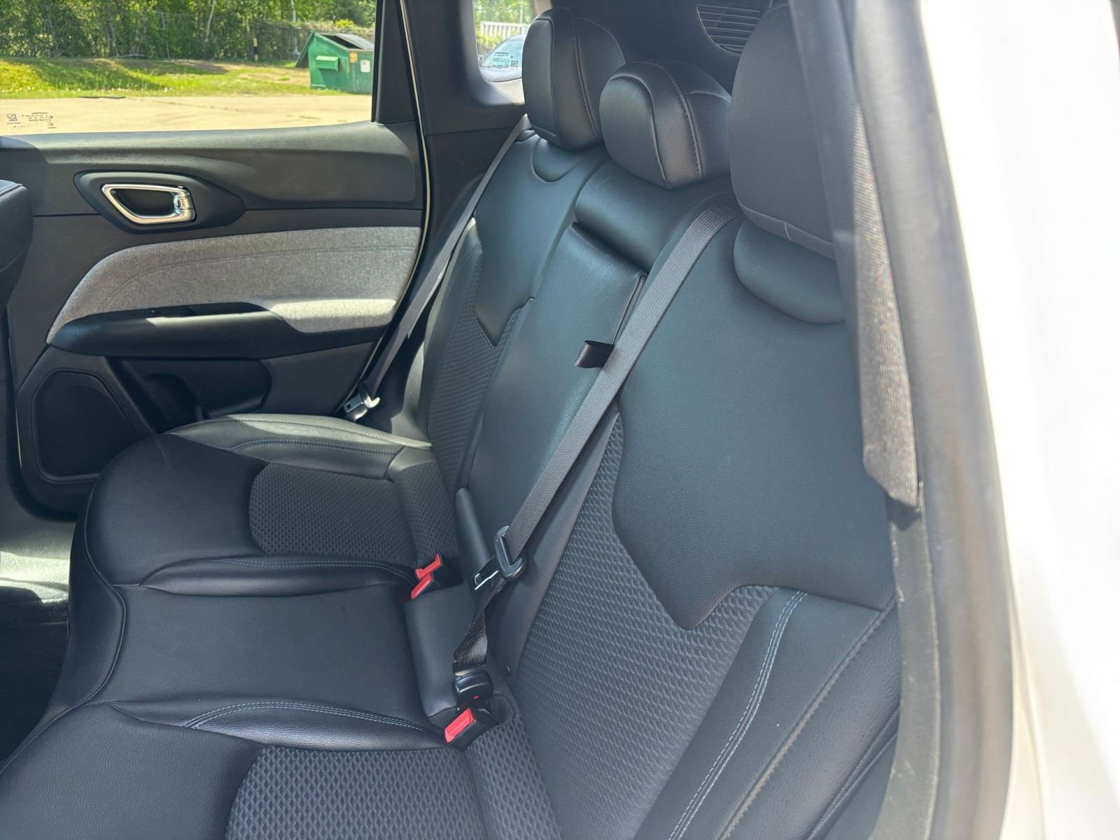 Used 2025 Jeep Compass Latitude image 38