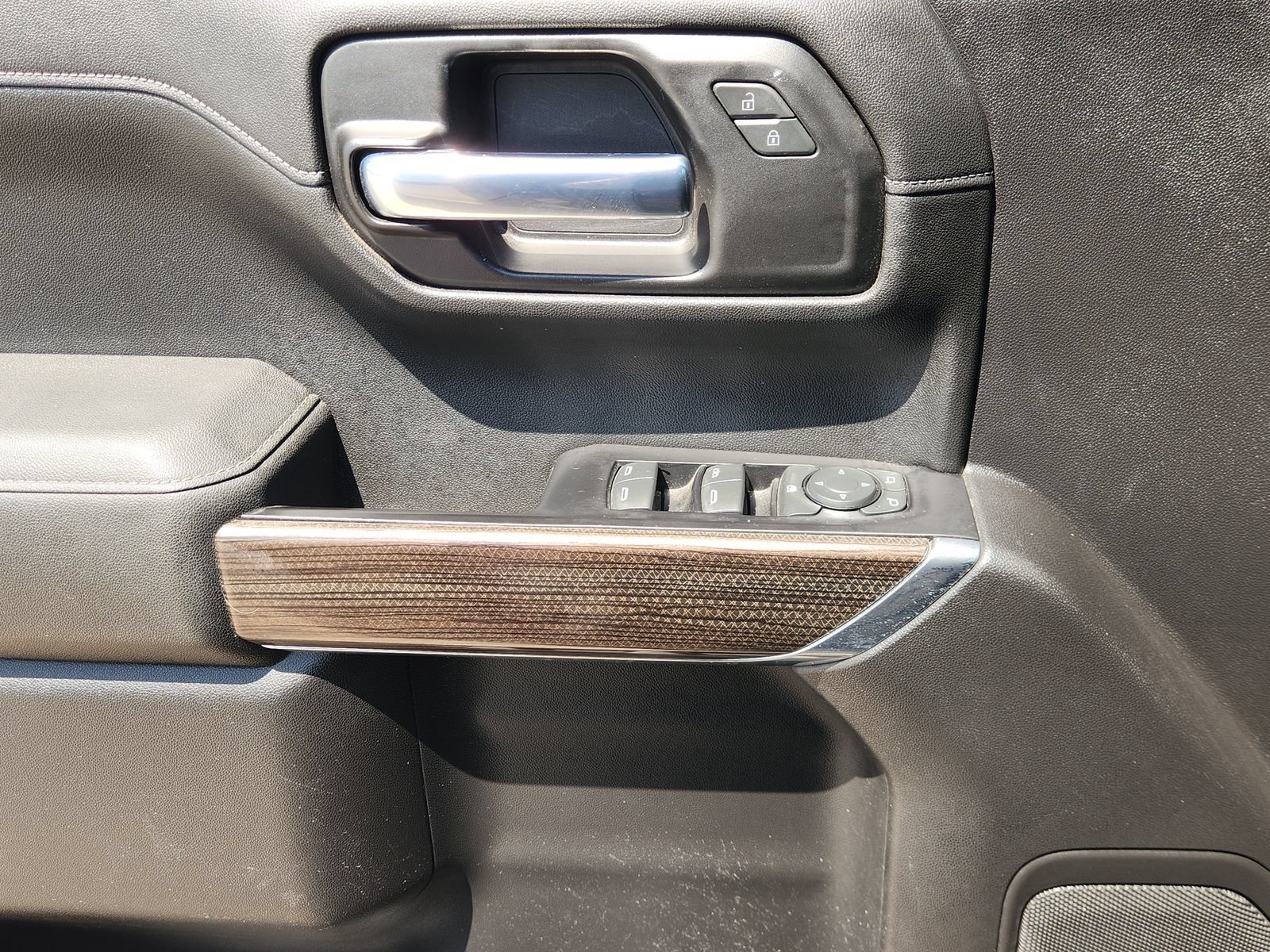 Used 2020 Chevrolet Silverado 1500 LT AWD/4WD image 28