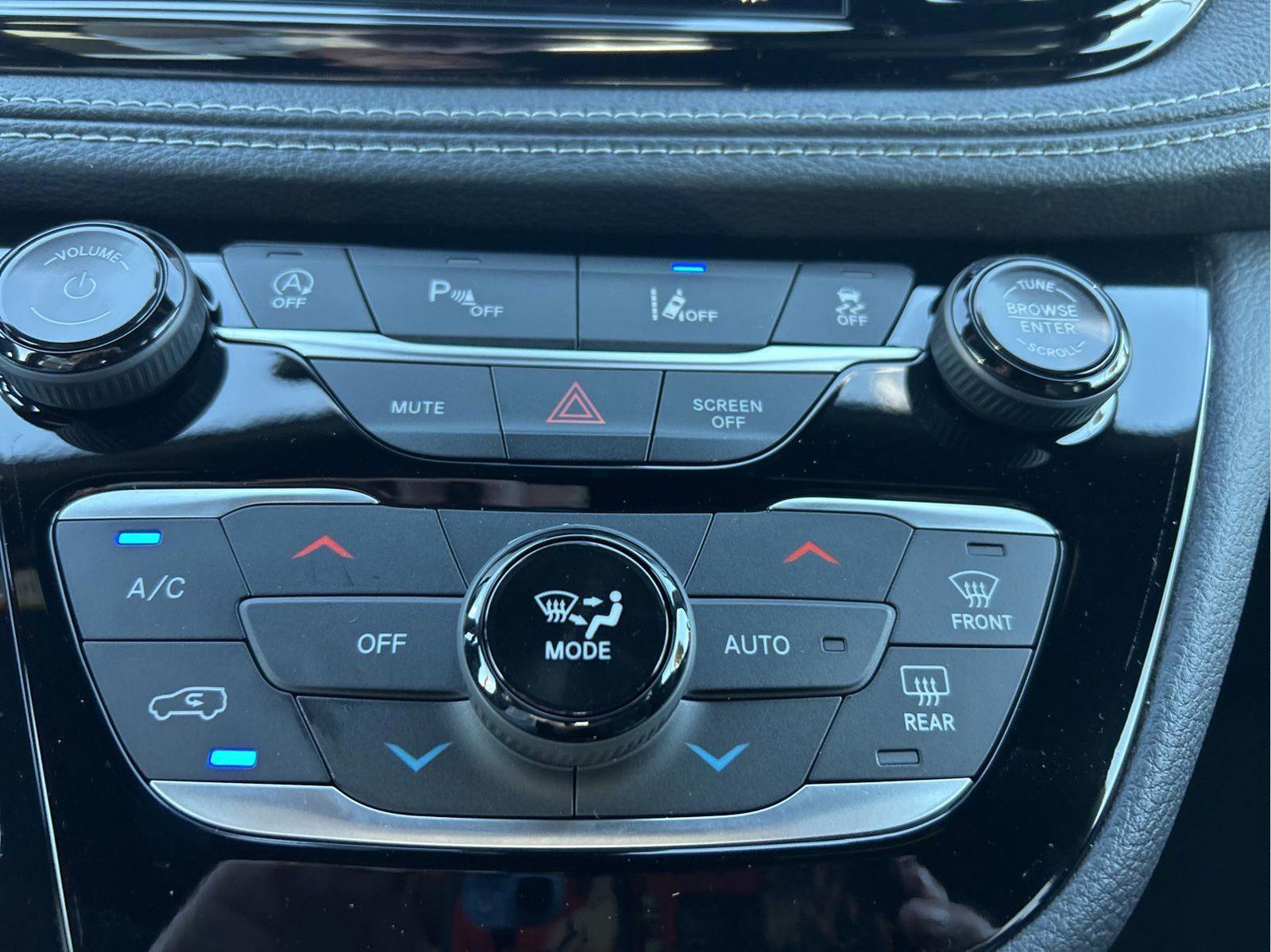 New 2026 Chrysler Pacifica Select image 18