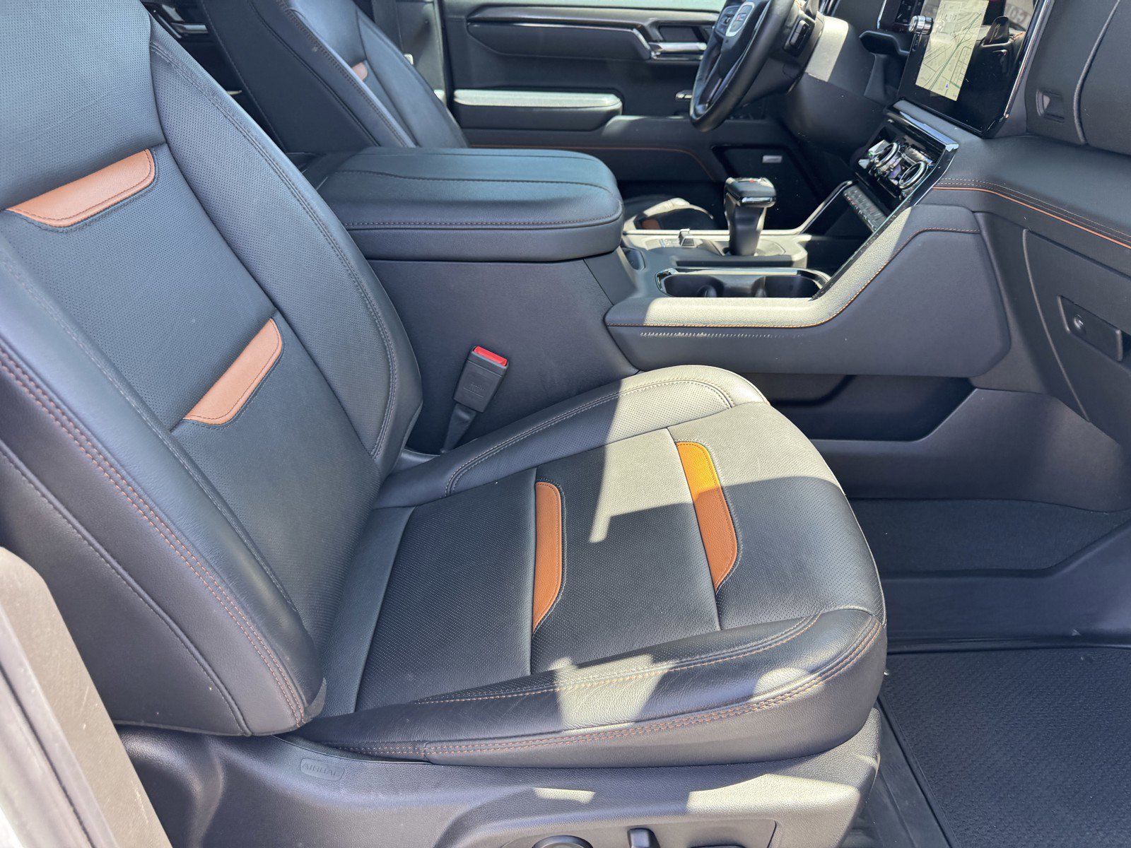 Used 2025 GMC Sierra 1500 AT4 w/ AT4 Premium Package AWD/4WD image 8