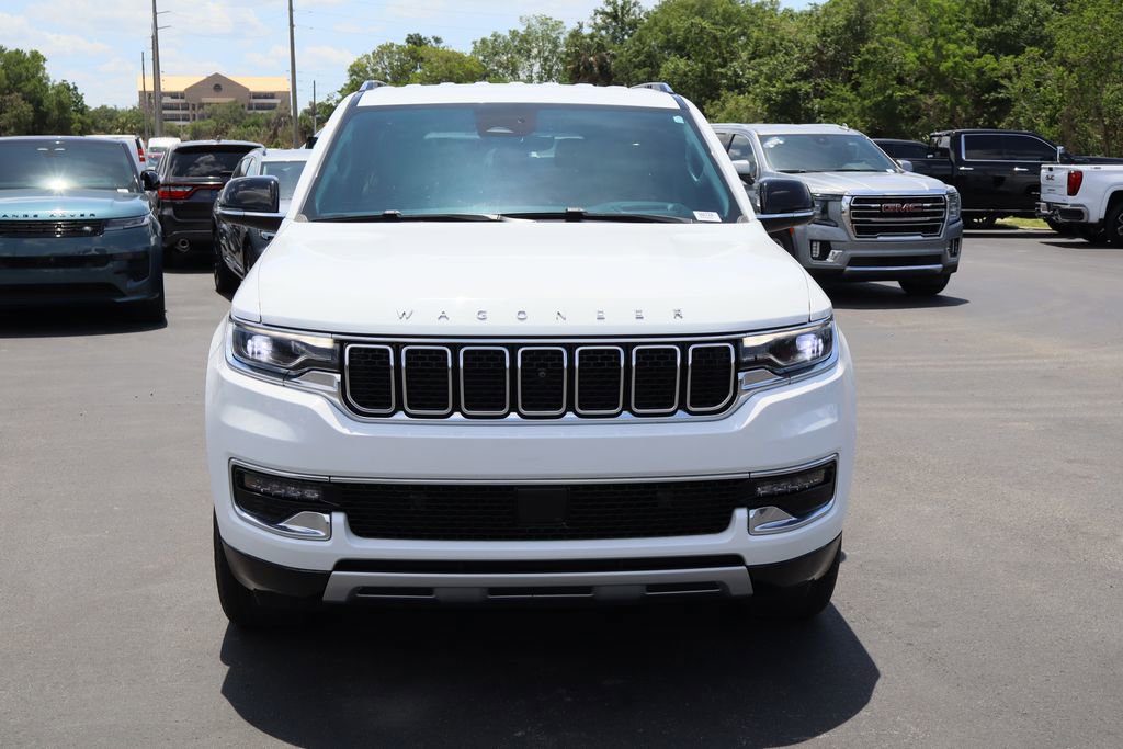 Used 2023 Jeep Wagoneer L Series II w/ Convenience Group I AWD/4WD image 4