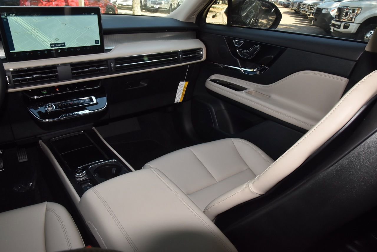 New 2026 Lincoln Corsair Premiere image 17