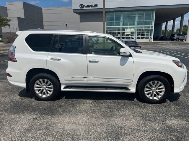 Used 2017 Lexus GX 460 Premium w/ Premium Package AWD/4WD image 2