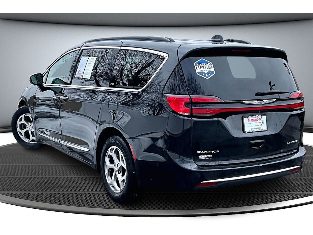 Used 2022 Chrysler Pacifica Limited image 2