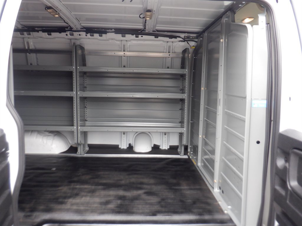 Used 2023 GMC Savana 2500 w/ Driver Convenience Package image 9