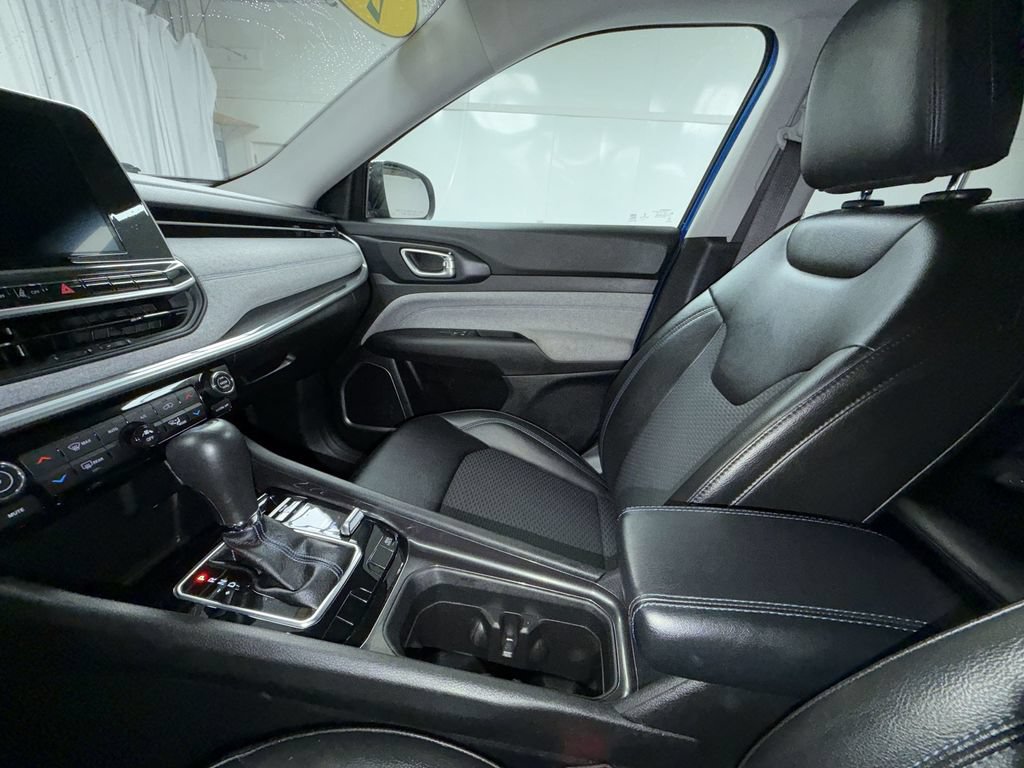 Used 2022 Jeep Compass Latitude w/ Convenience Group AWD/4WD image 21