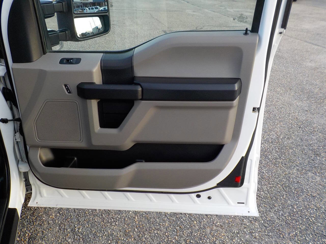 Used 2022 Ford F250 XL w/ Power Equipment Group image 28