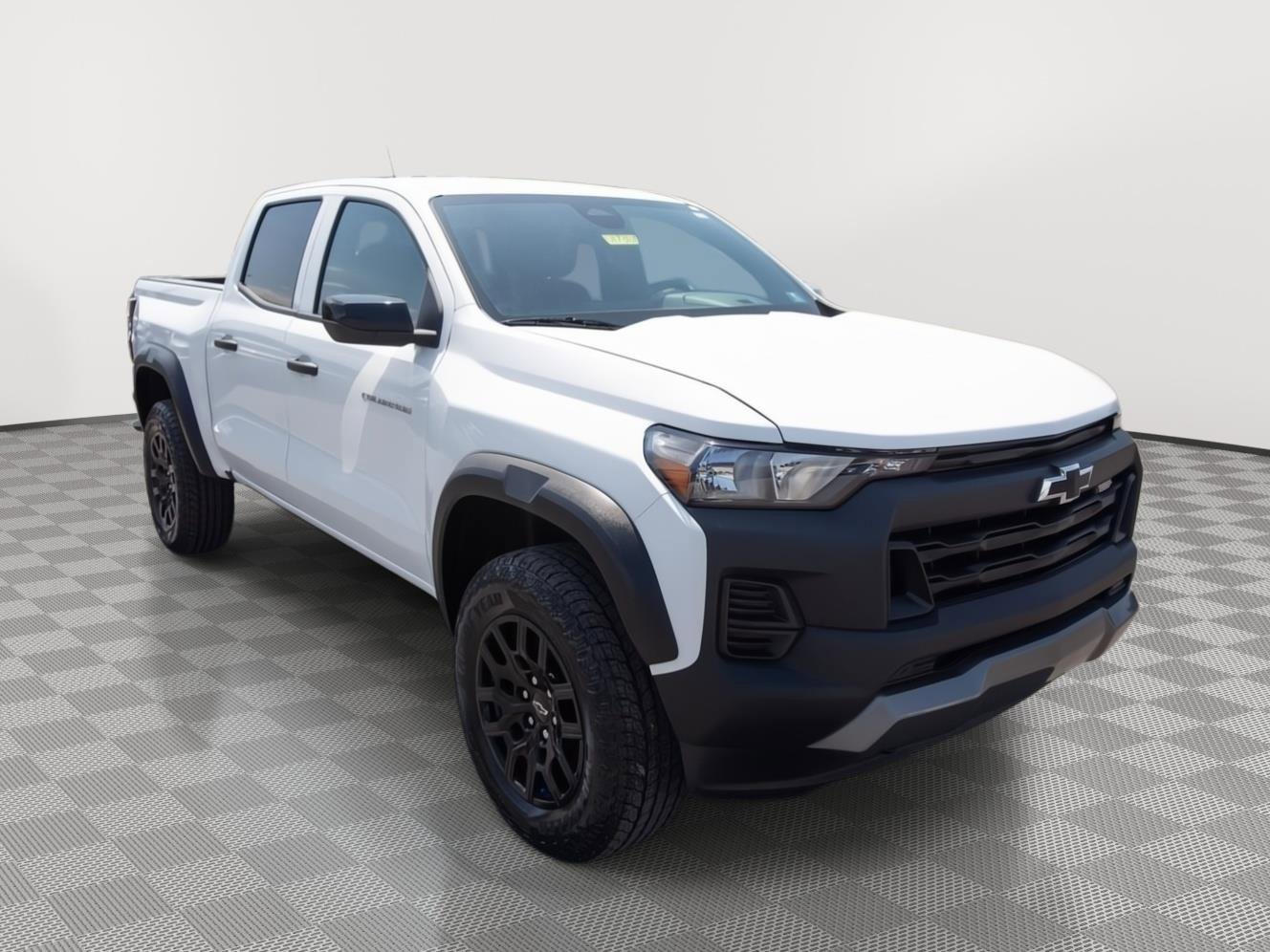 Used 2023 Chevrolet Colorado Trail Boss w/ Advanced Trailering Package AWD/4WD image 3