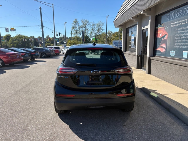 Used 2023 Chevrolet Bolt LT FWD image 4