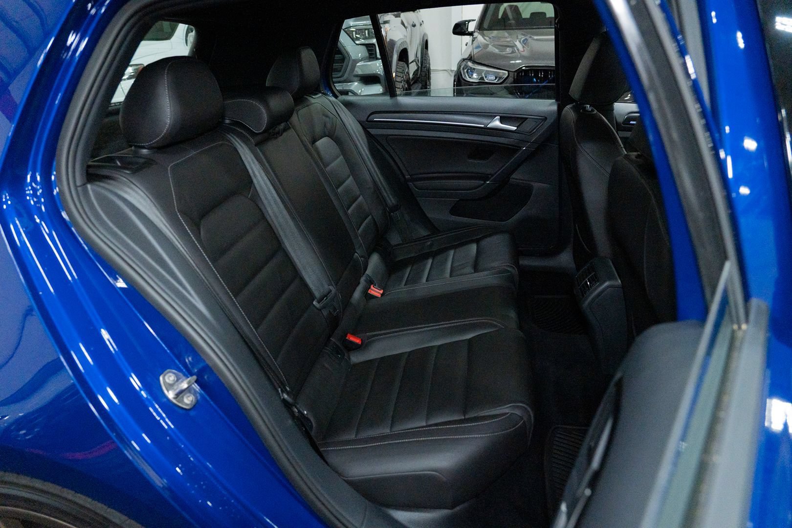 Used 2015 Volkswagen Golf R 4-Door AWD/4WD image 27