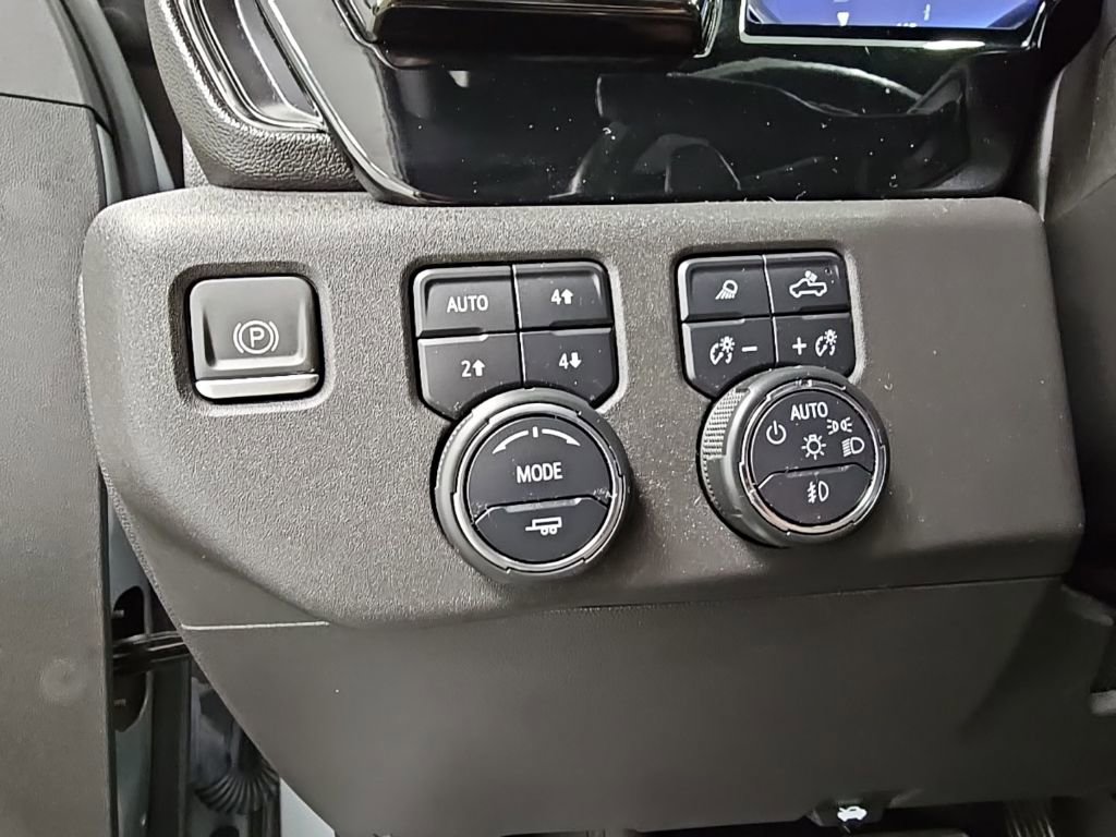 Used 2024 Chevrolet Silverado 1500 ZR2 image 29