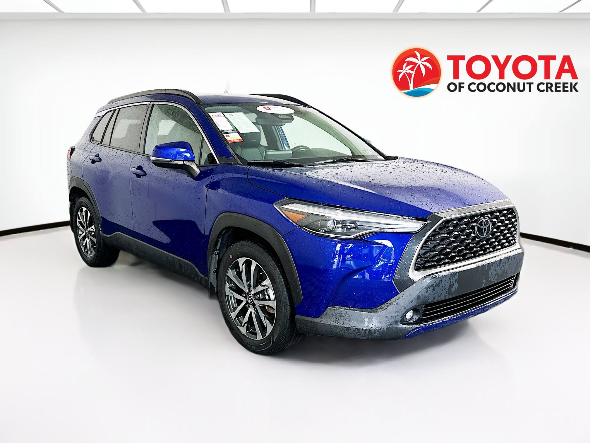 Used 2023 Toyota Corolla Cross XLE w/ Convenience Package FWD video 1