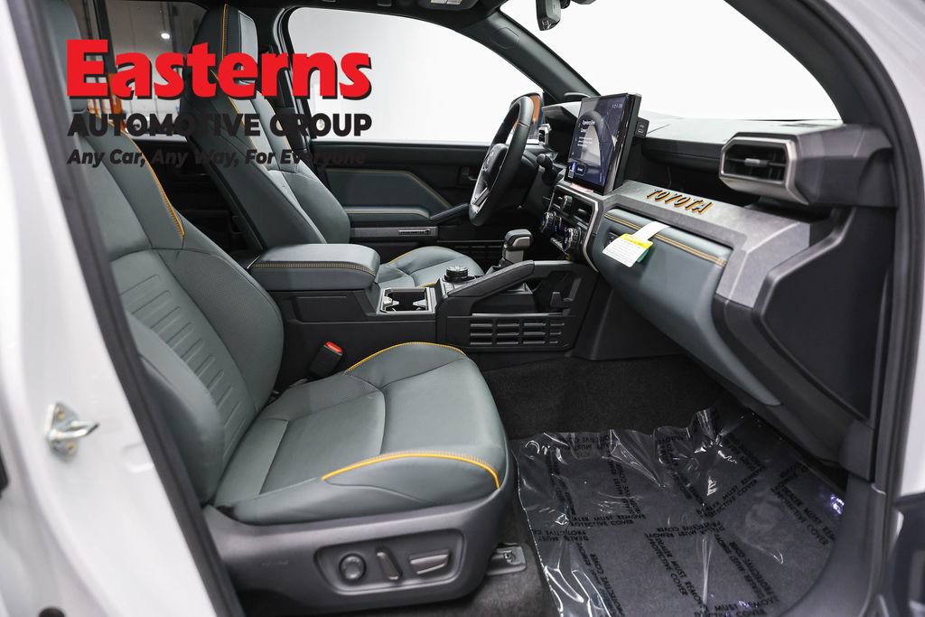 Used 2025 Toyota 4Runner Trailhunter AWD/4WD image 26