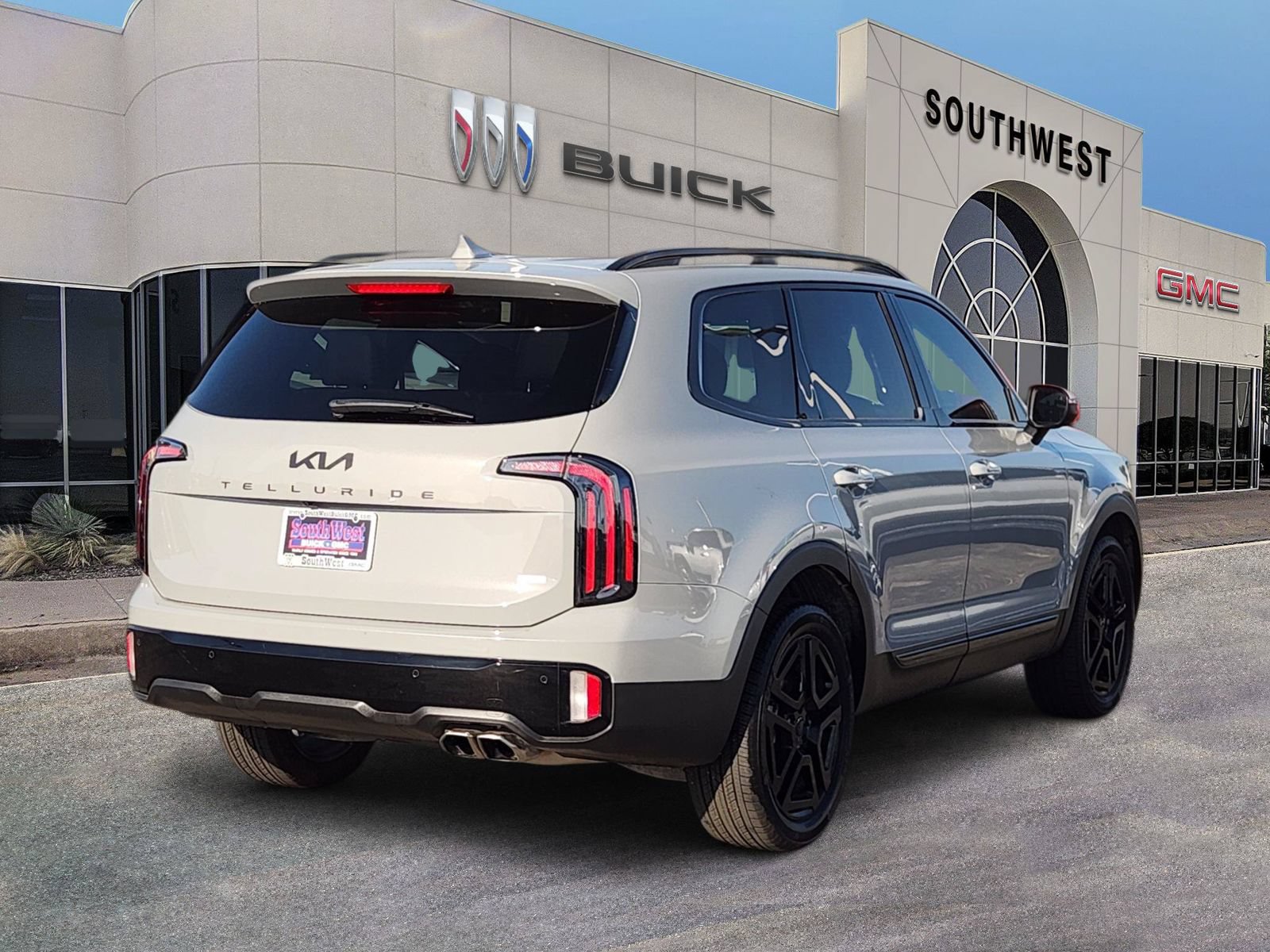 Used 2025 Kia Telluride EX X-Line AWD/4WD image 5