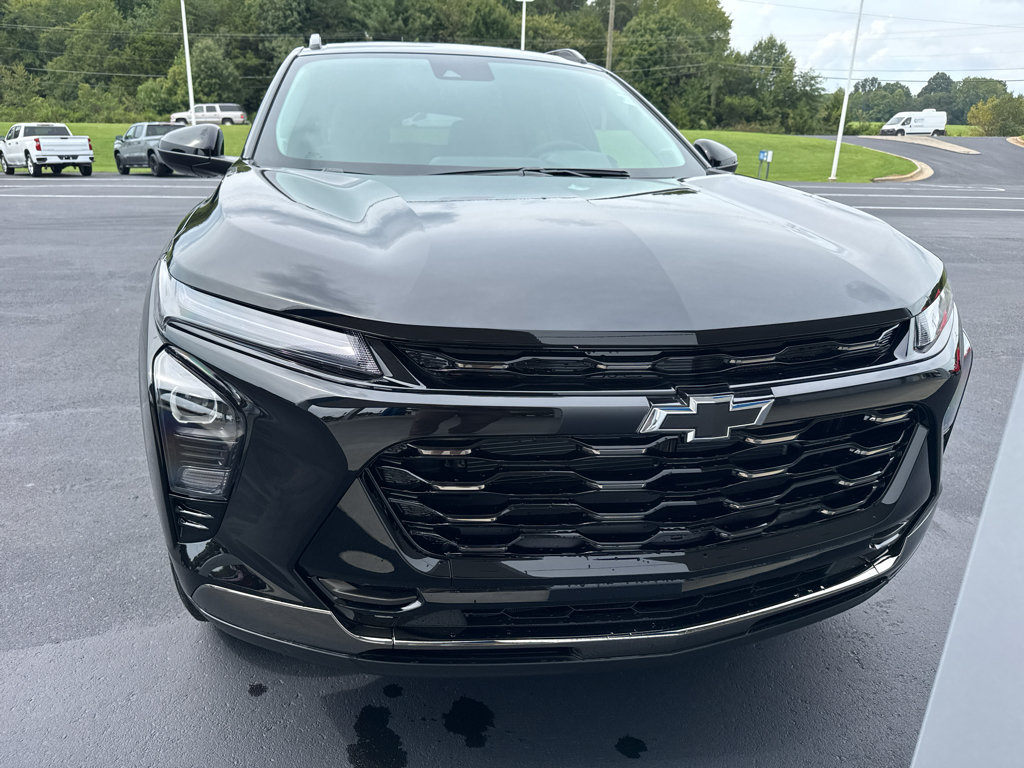 New 2026 Chevrolet Trax ACTIV w/ Sunroof Package FWD image 2